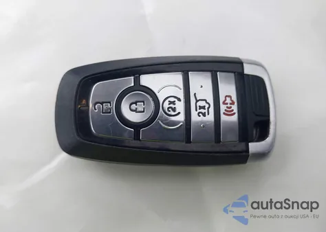 2024 Ford Edge Titanium z USA, uszkodzony, nr VIN 2FMPK4K95RBA45986